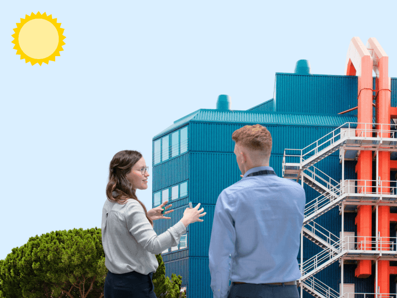 Ingegneri energetici di Planeto al lavoro su uno studio di rete di quartiere